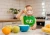 Kind met yoghurt